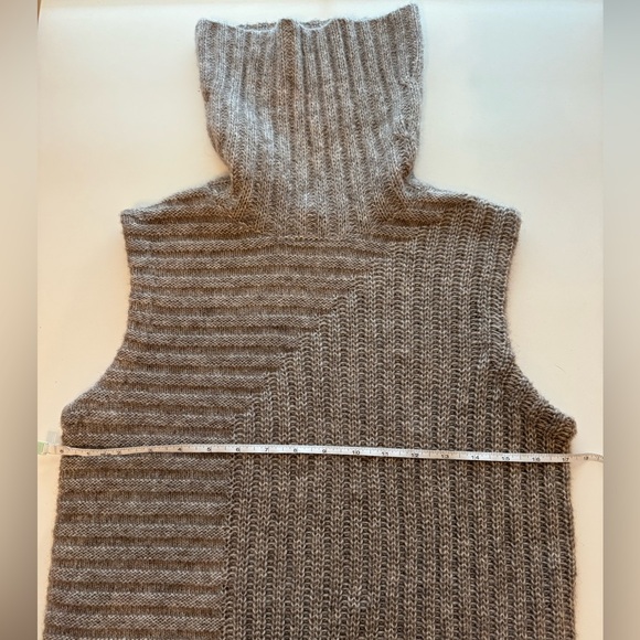 Theory Beylor T Caresse Mohair Yak Wool Turtleneck Sweater Knit Vest Gray P/XS - Picture 12 of 15